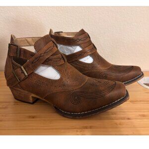 NWT: Roper Willa Shorty Cowboy Boots, Embroidered Faux Leather, Snip Toe, Size 9